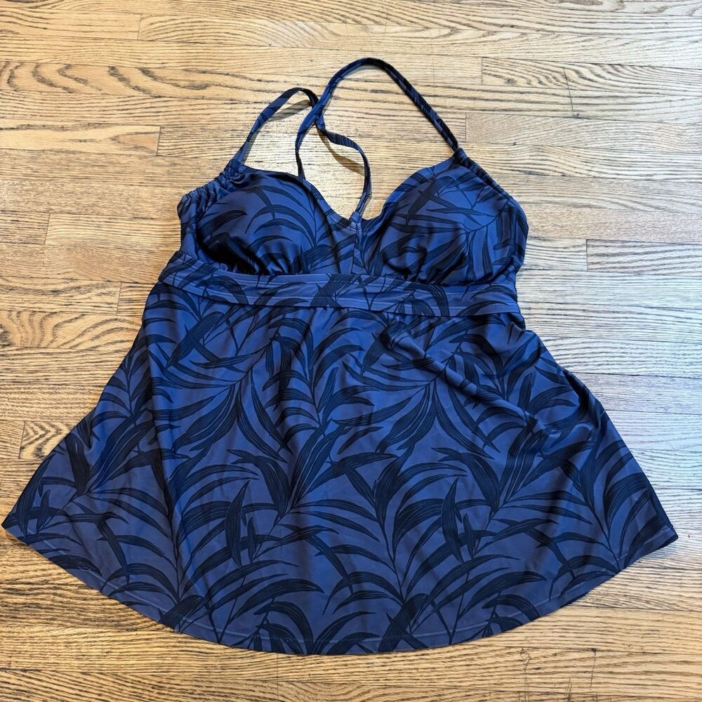 Ingrid + Isabel Maternity Swim Top Women’s Large Tankini Swimsuit Gray Tropical